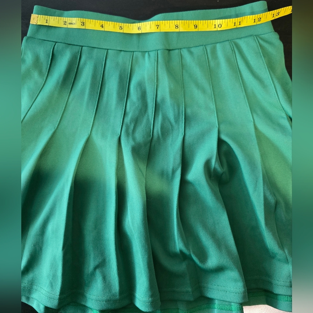 Green Pleated Women's Tennis Skirt - Picture 4 of 5